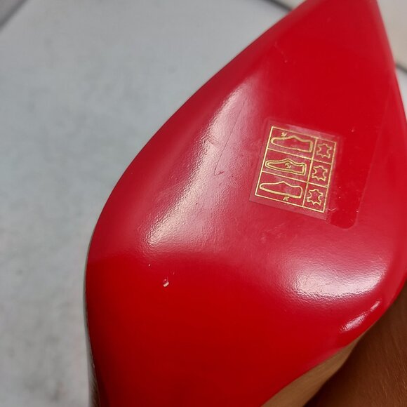 CHRISTIAN LOUBOUTIN Sporty Kate Patent Tan Pump Shoe - Picture 10 of 10